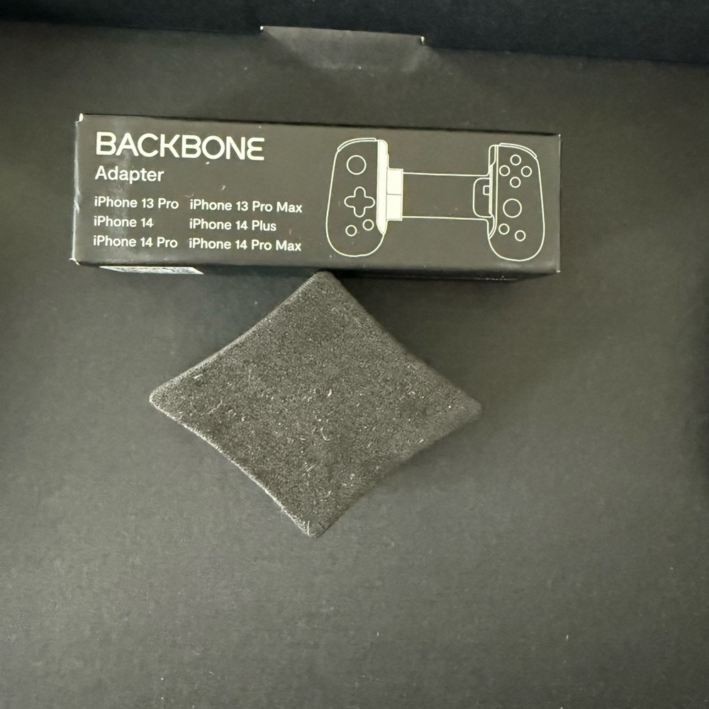 Black Gaming Controller for Mobile Devices - Picture 6 of 6